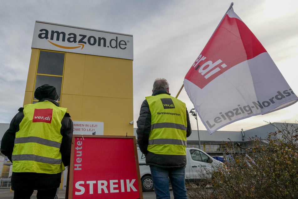 Am frühen Dienstagmorgen hat ein großer Teil der Beschäftigten von Amazon in Leipzig die Arbeit niedergelegt. (Archivbild)