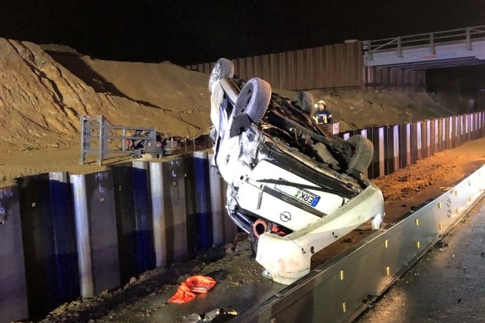 Unfall A44: Fahrer stürzt von gesperrter Autobahnbrücke meterweit in die Tiefe