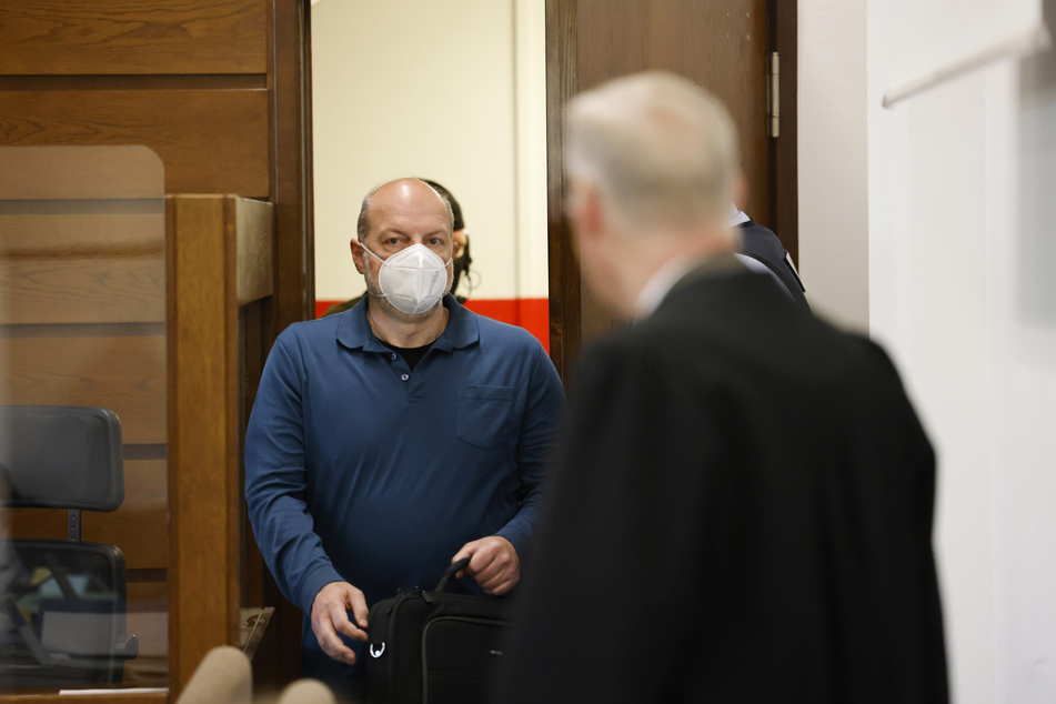 Ein Zeuge soll den Angeklagten Thomas Drach (62) angeblich entlasten können. Zur Anhörung kam es am Donnerstag aber nicht.