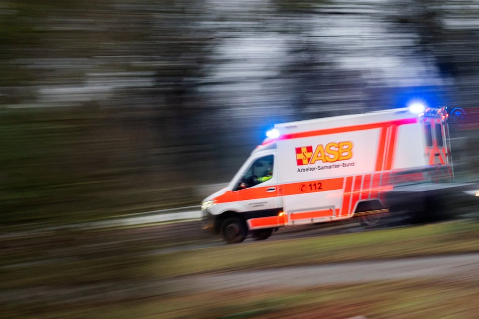 Schrecklicher Unfall: Lkw-Einweiser eingeklemmt und tödlich verletzt