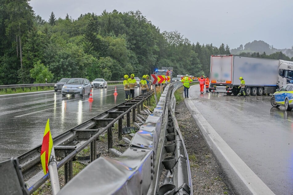 Die A8 ist derzeit voll gesperrt.