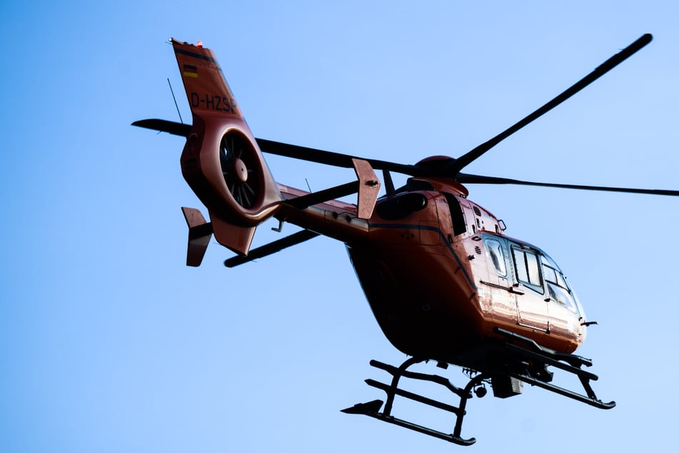 Kind stürzt 25 Meter in die Tiefe: Freunde müssen alles mitansehen