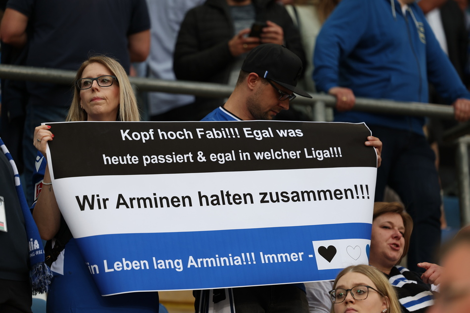 Von den Rängen gab es seitens der Arminia-Fans aufmunternde Worte für Fabian Klos.