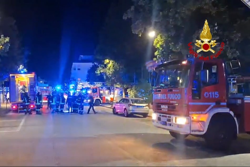 Die Feuerwehr löschte den Brand in einem Hotel im italienischen Kurort Abano Terme.