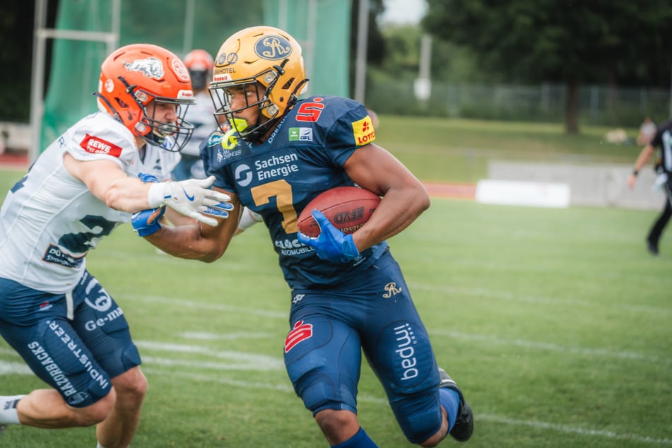 Receiver Tyler Hudson (r.) erwischte mit drei Fumbles, einer geworfenen Interception und drei Touchdowns einen durchwachsenen Tag.