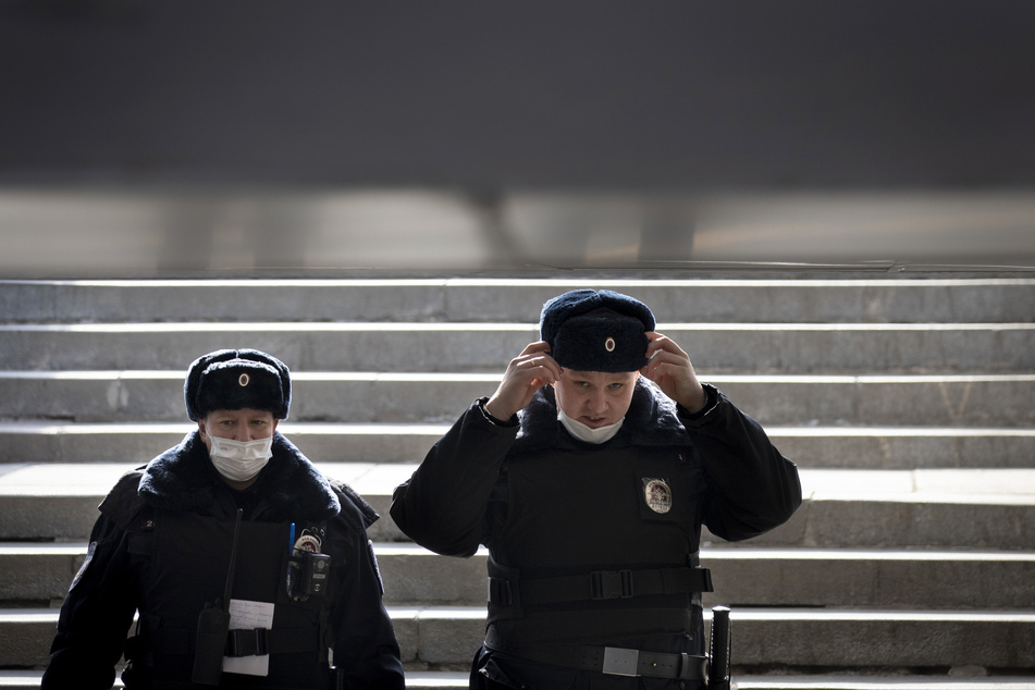 In mehreren Moskauer Kliniken sind anonyme Bombendrohungen eingegangen. Die Polizei ist in Bereitschaft. (Symbolbild)