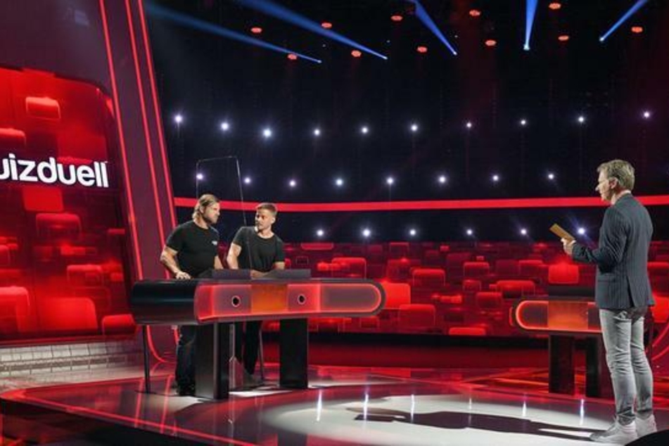 Moderator Jörg Pilawa (55) knöpft sich das Team "Schauspiel" vor.