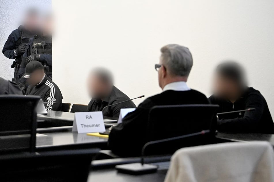 Die zu der Tatzeit 32 Jahre, 34 Jahre und 25 Jahre alten Männer sollen sich vor einem Jahr in Ludwigsburg zu einem illegalen "Beschleunigungsrennen" verabredet haben.