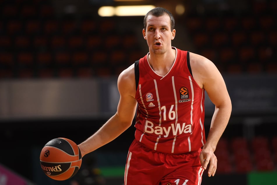 Der deutsche Basketball-Profi Paul Zipser (27) vom FC Bayern München musste in der vergangenen Woche notoperiert werden.