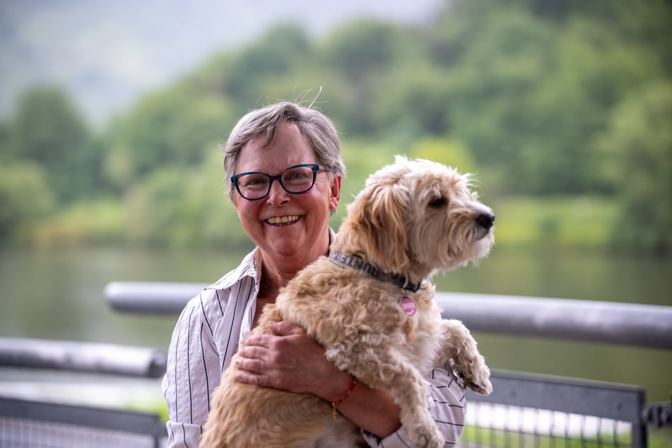 Erika Sorm überlebte den Einsturz mit Hündin Queenie.