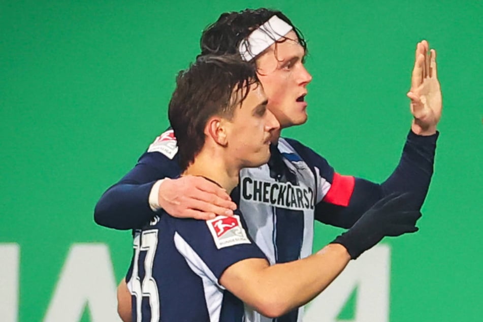 Verliert Hertha BSC am Ende Karbownik und Fabian Reese (28, r.)?