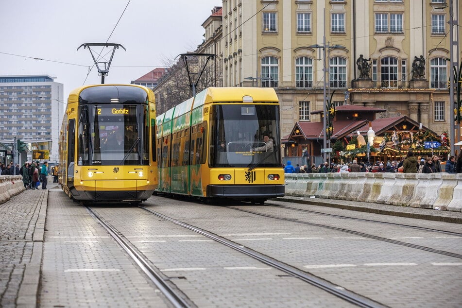 Zum diesjährigen Striezelmarkt soll an Wochenenden auch wieder eine Linie 20 verkehren. (Archivbild)