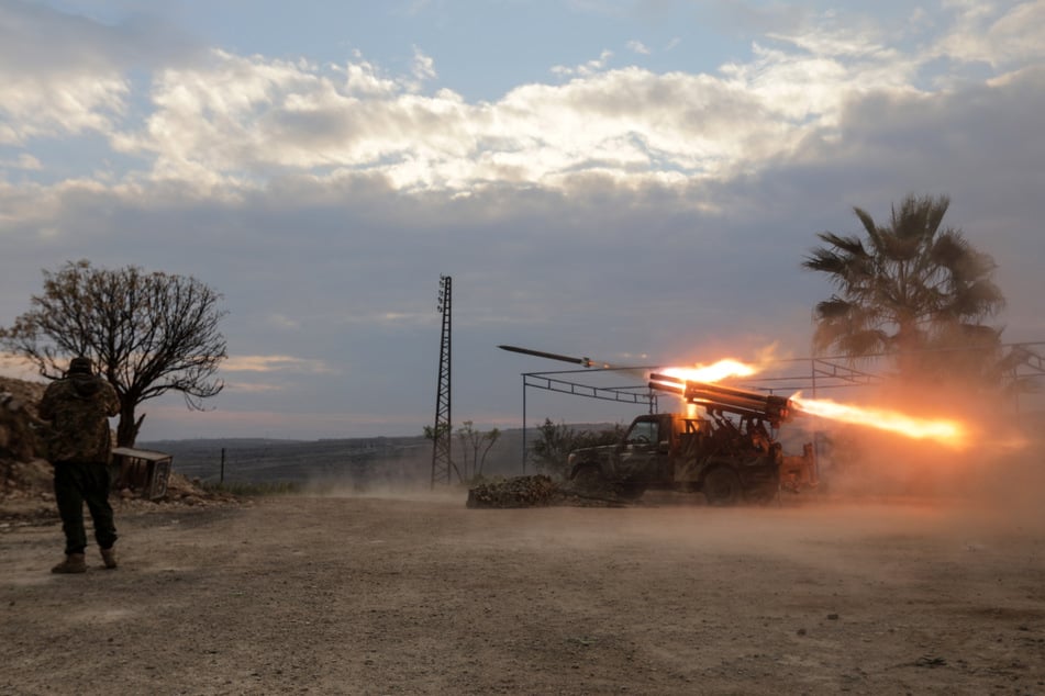 Syrian rebels led by the Salafist group Hayat Tahrir al-Sham took over the city of Hama just days after capturing Aleppo.