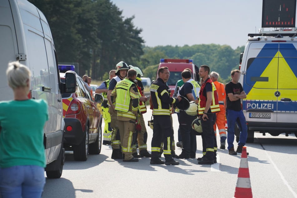 Die Einsatzkräfte gelangten zügig an die Unfallstelle zwischen den Autobahnabfahrten Bautzen-Ost und Weißenberg.