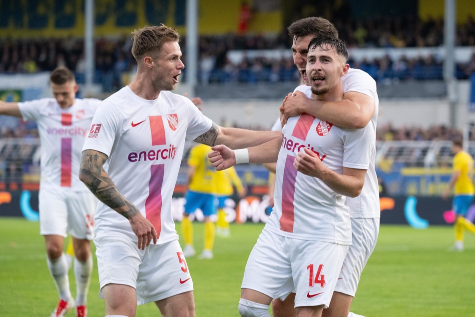 Havelses Toptorjäger Marko Ilic (25, r.) schockte Lok Leipzig kurz vor dem Ende der Partie mit dem 0:1.