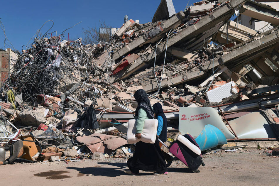 Bei dem verheerenden Erdbeben im Türkisch-Syrischen-Grenzgebiet gab es mehr als 50.000 Tote, beinahe 30 Millionen Menschen sind von den Auswirkungen betroffen.
