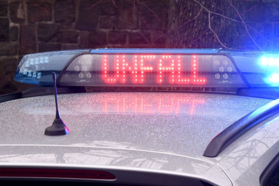 Die Polizei sperrte den Unfallbereich im Kreis Freudenstadt ab. (Symbolfoto)