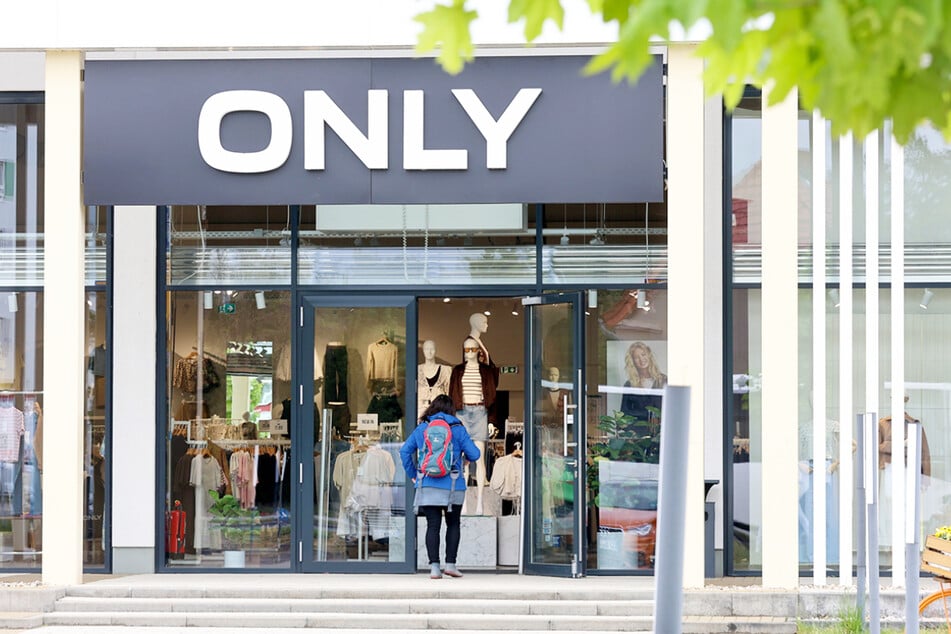 In den Marken-Outlets Schwarzheide-Mitte warten nicht nur saisonale Kollektionen, sondern auch attraktive Angebote.