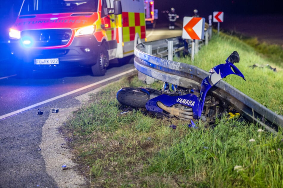 Der 23-Jährige verstarb noch an der Unfallstelle.