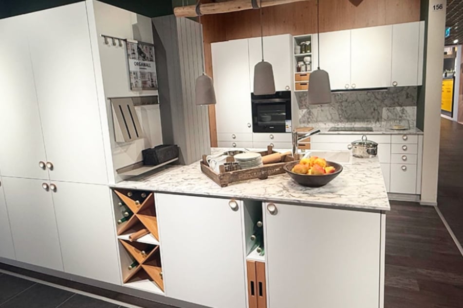 Die Schüller Uni Matt Kücheninsel für 9.998 statt 23.046 Euro