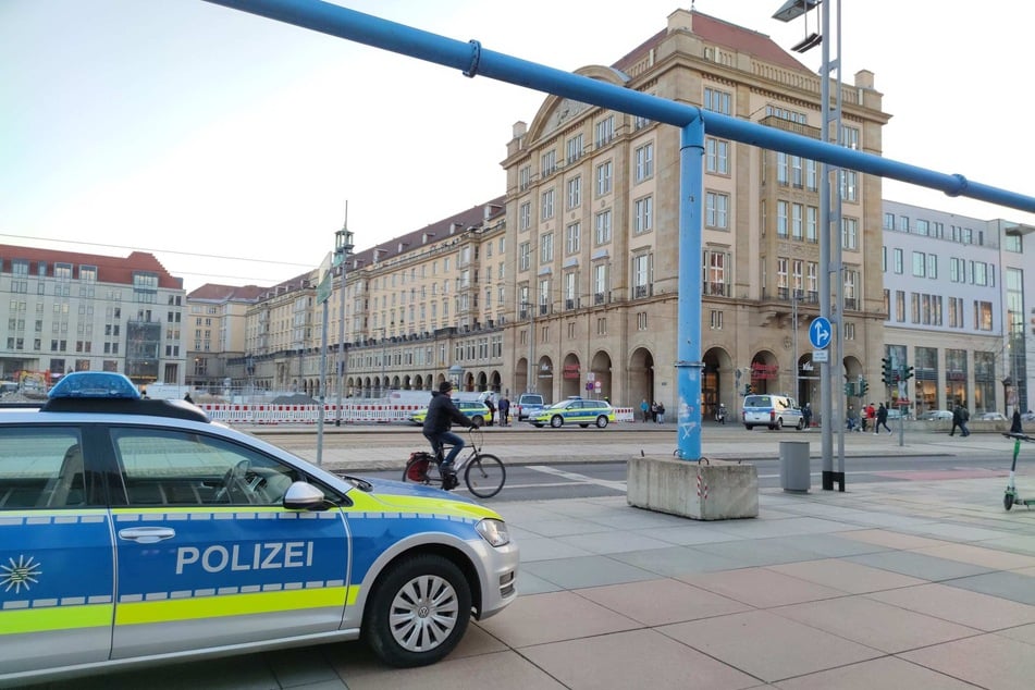 In Dresden schoss jemand mit einer Schreckschusswaffe in die Luft. Die Polizei konnte am Abend den mutmaßlichen Schützen stellen.
