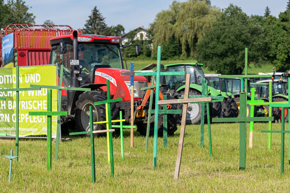 Landwirte demonstrieren mit 300 Traktoren für eine andere Agrarpolitik!