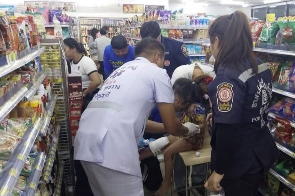 Das vierjährige Mädchen wurde im Supermarkt erstversorgt und anschließend ins Krankenhaus gebracht.