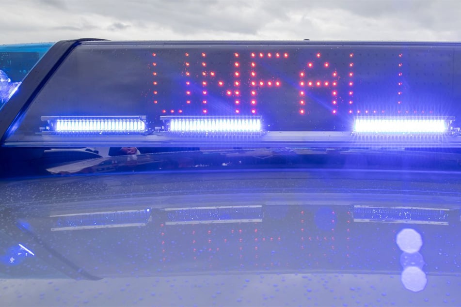 Unfall A8: Zwei Verletzte nach schwerem Lkw-Unfall: A8 Richtung München gesperrt