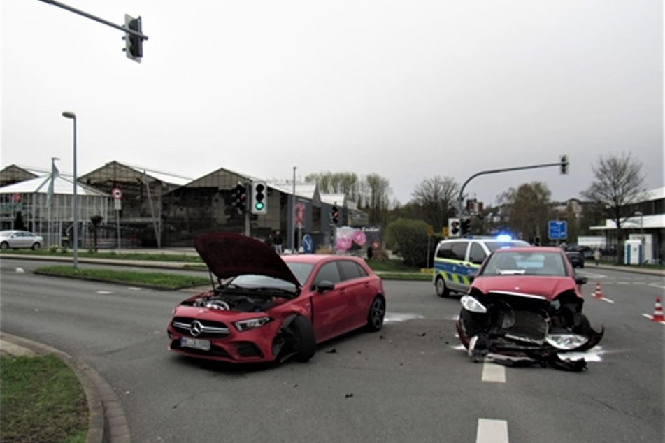 Bei einem Unfall in Velbert wurde ein 25-Jähriger glücklicherweise nur leicht verletzt.