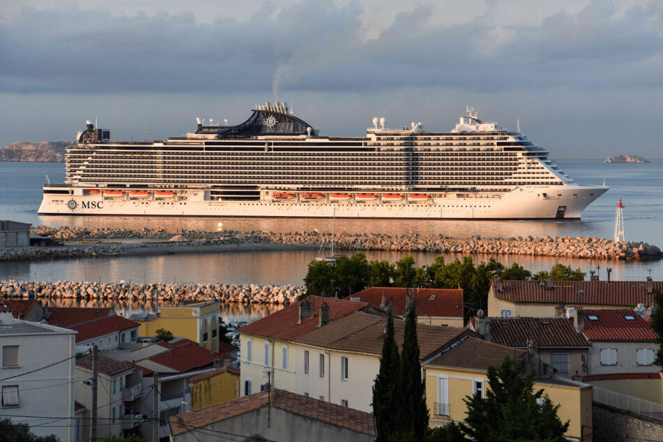 Die "MSC Seashore" im französischen Mittelmeerhafen von Marseille.