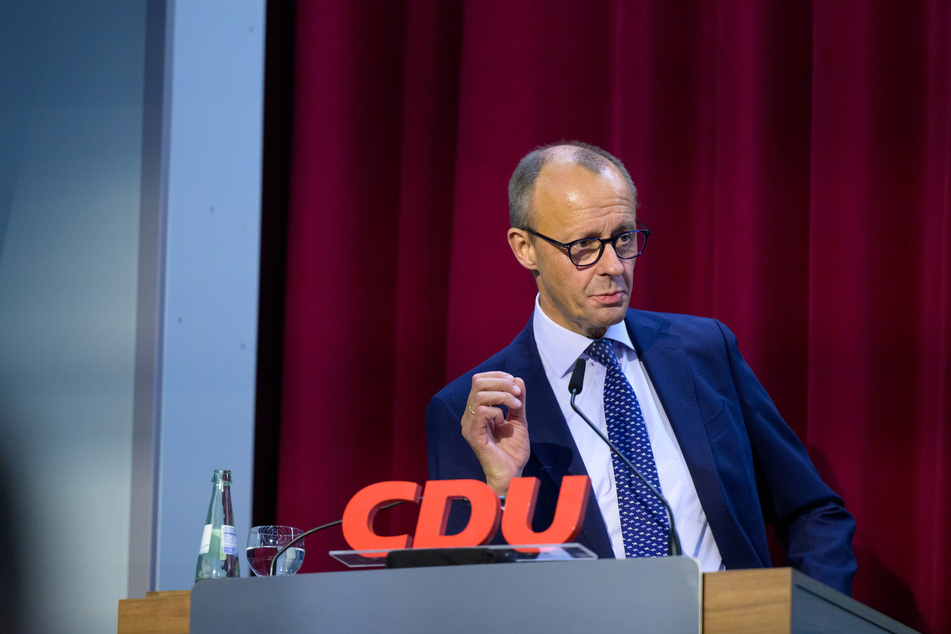 Friedrich Merz (66), CDU-Bundesvorsitzender, spricht bei einer Wahlkampfveranstaltung der CDU Niedersachsen.