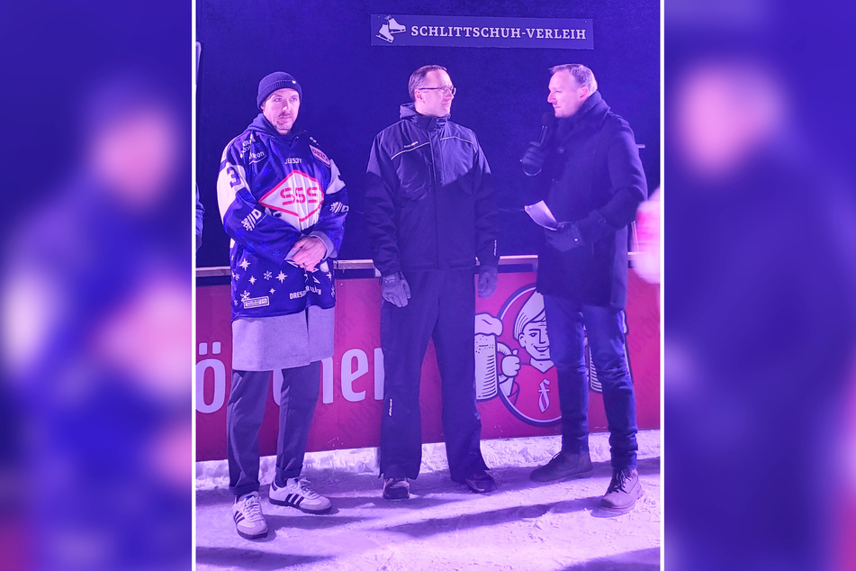 Mitch Wahl (33, v.l.) war am Montag beim Glühwein-Event und wurde von Sportdirektor Matthias Roos (43) und Stadion-Sprecher Marcus den Fans präsentiert.