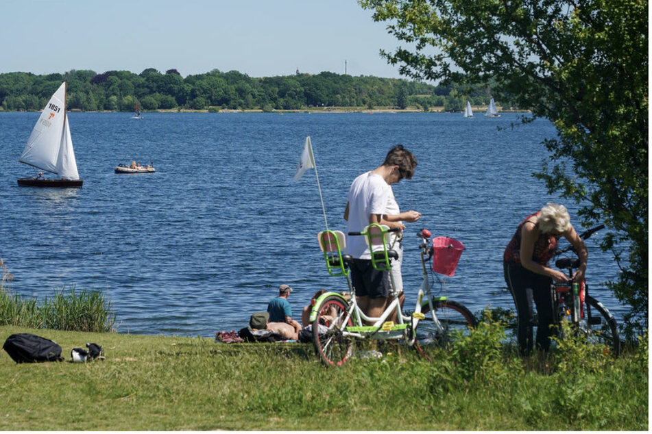 In den warmen Monaten werden die Seen rund um Leipzig wieder zum Mekka für Sonnenanbeter und Wasserratten.
