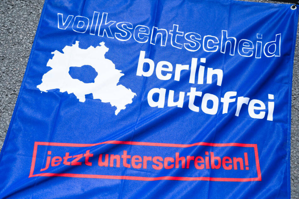 Am Samstag beendet eine Bürgerinitiative nach drei Monaten ihre Unterschriftensammlung zur Einleitung eines Volksbegehrens für eine autofreie Berliner Innenstadt.