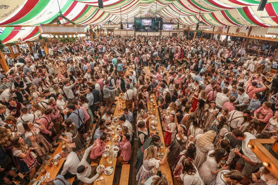 Im vergangenen Jahr zählten die Veranstalter 2,2 Millionen Besucher. (Archivbild)