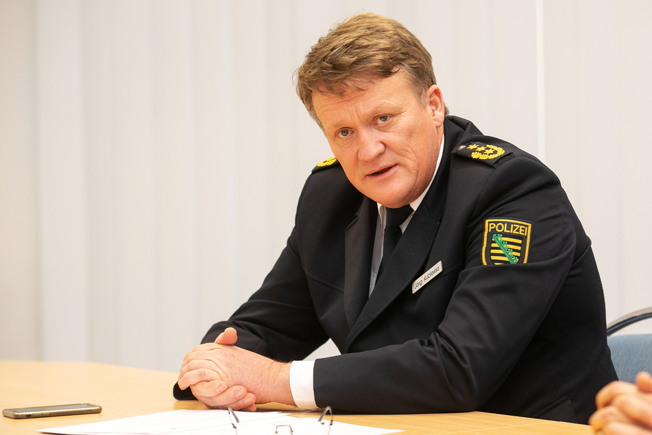Polizeipräsident Jörg Kubiessa (56) verteidigt das Vorgehen der Beamten.