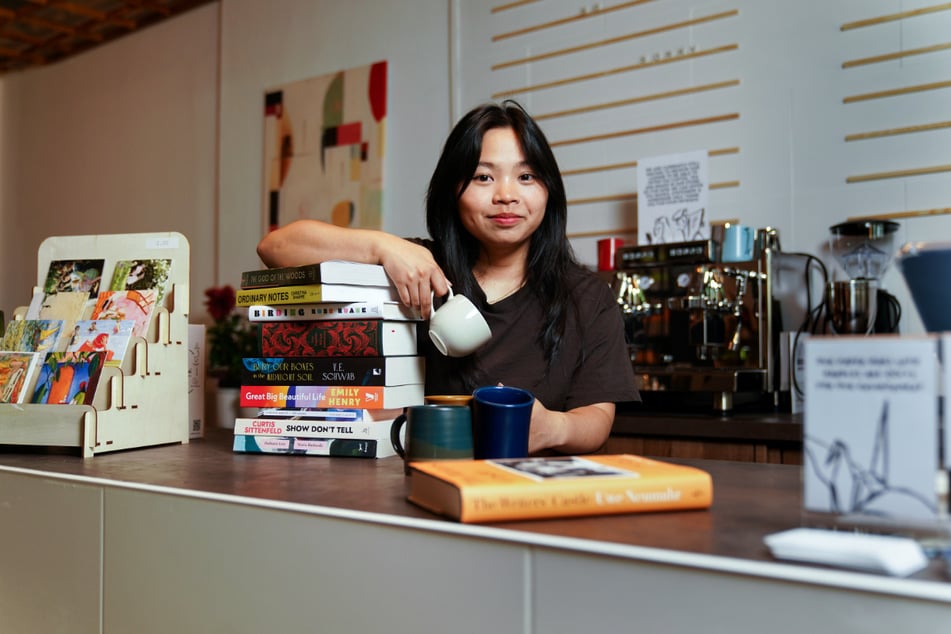 Hannah Cao (28) erfüllt sich ihren Lebenstraum und eröffnet ihren eigenen Buchladen.