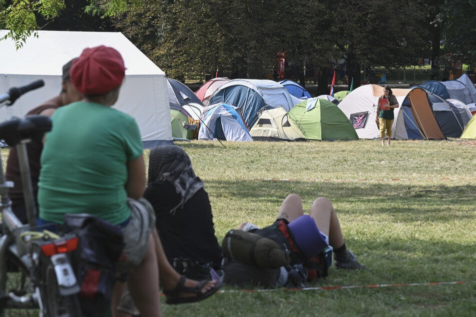 Das "System Change Camp" hat aktuell im Grüneburgpark die Zelte aufgeschlagen.