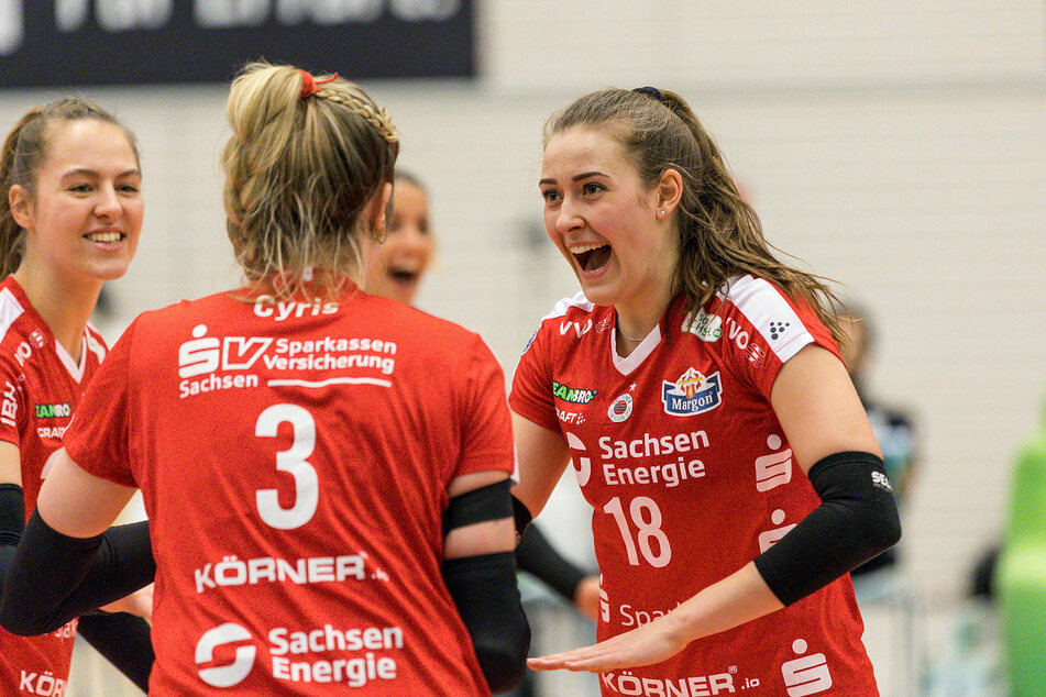 Die Damen des Dresdner SC fegten in weniger als 70 Minuten mit einem 3:0 über Schwarz-Weiß Erfurt hinweg.