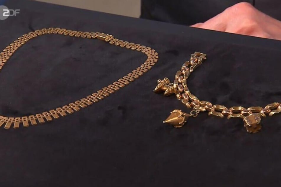 Es handelt sich um ein Armband und ein Collier aus den 60er-Jahren.
