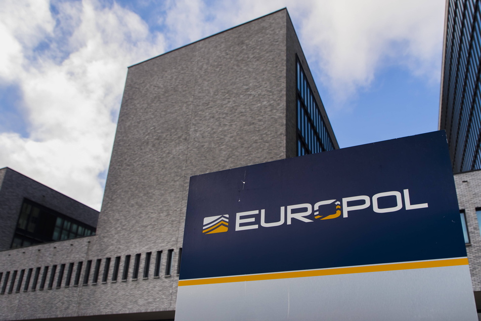 Europol ermittelte in jahrelanger Arbeit den Klarnamen von "Mr. Visage", um dem Täter endlich das Handwerk zu legen.