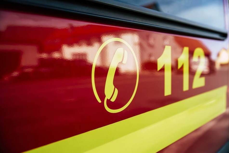 Nach rund vier Stunden konnte die Feuerwehr den Brand vollständig löschen. (Symbolbild)