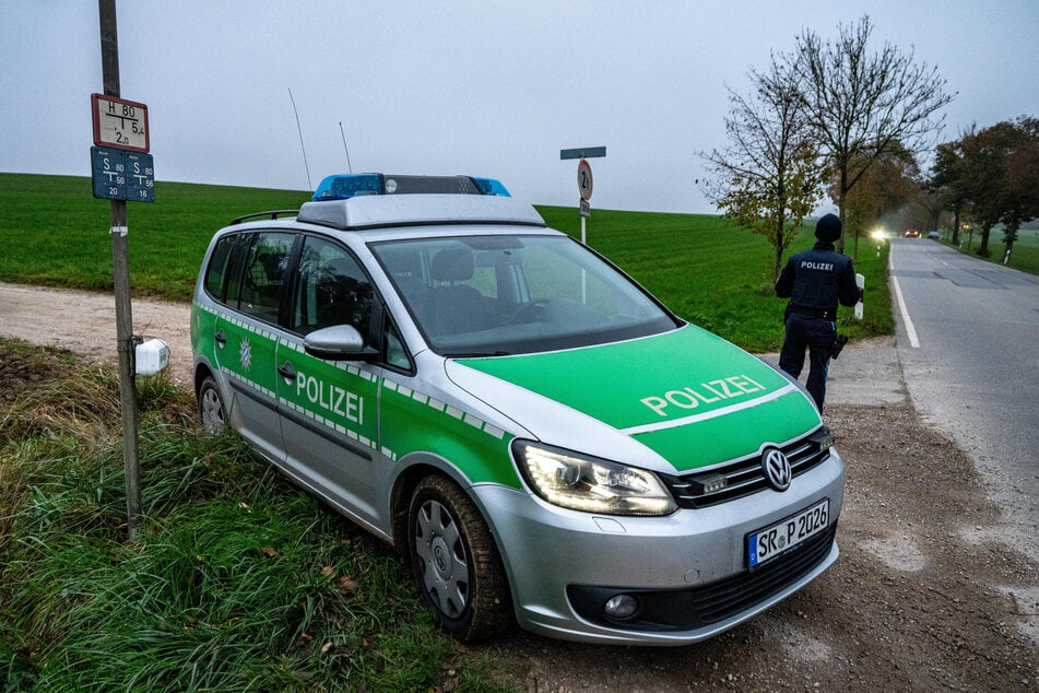 Eltern mit Messerstichen getötet: Tochter in U-Haft