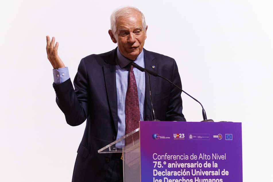 Josep Borrell (76), EU-Außenbeauftragter, spricht bei der Eröffnung der hochrangigen Konferenz zum 75. Jahrestag der Allgemeinen Erklärung der Menschenrechte im Außenministerium in Madrid.