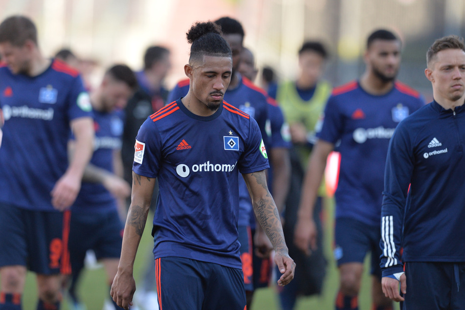 Hängende Köpfe und enttäuschte Gesichter bei den HSV-Spielern nach dem Debakel gegen die Würzburger Kickers.