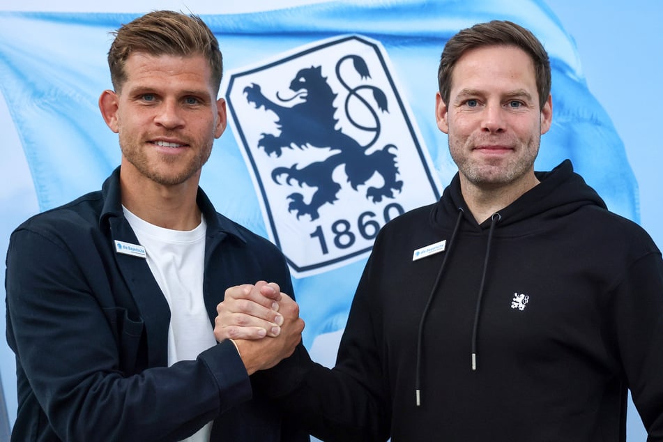 Florian Niederlechner (34, l.) hat beim TSV 1860 München unterschrieben.