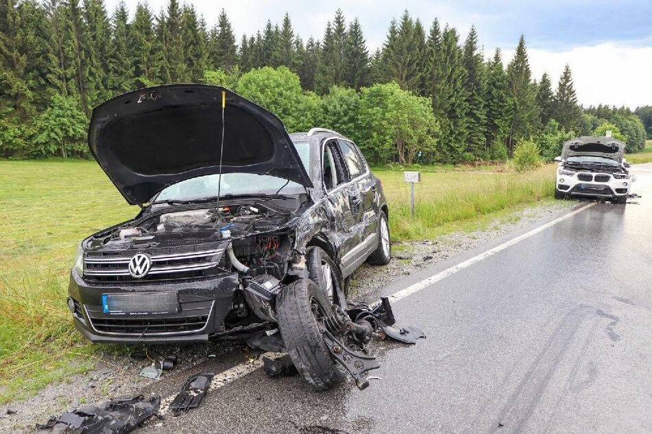Insgesamt waren vier Fahrzeuge in den Unfall involviert.