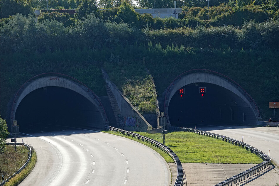 Plötzlich ging am Dienstag in zwei Tunneln auf der A17 bei Dresden gar nichts mehr.