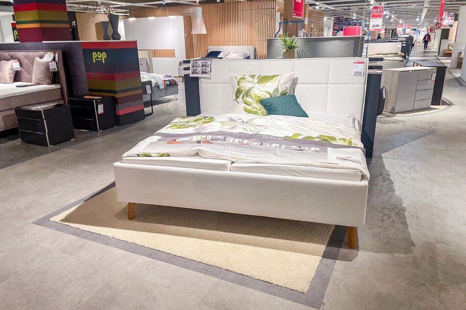 Zu den Black Weeks gibt's bei Höffner 40 + 10 Prozent Rabatt¹