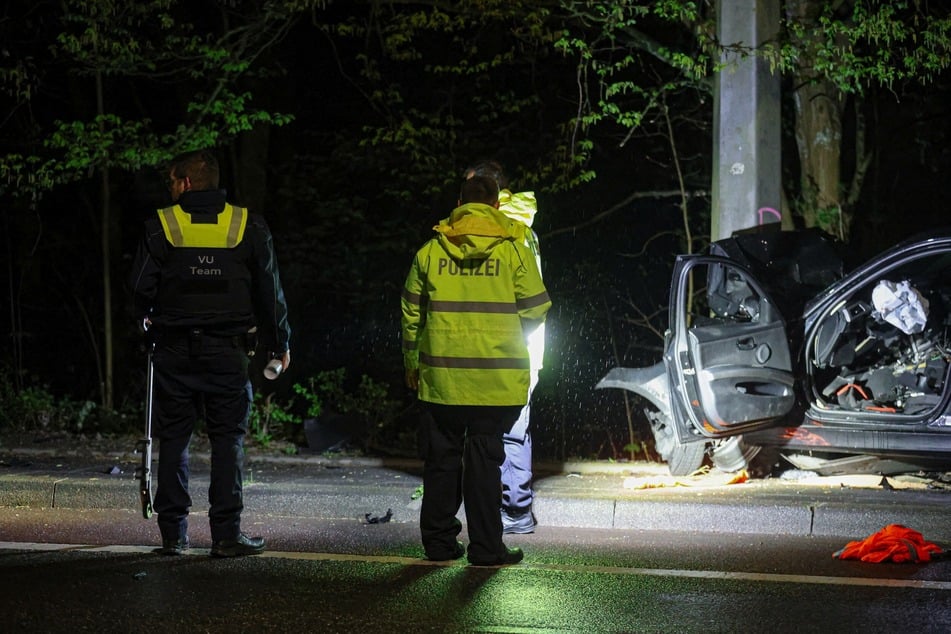 Für die Unfallaufnahme musste die Straße "Sonnborner Ufer" in Wuppertal für mehrere Stunden voll gesperrt werden.